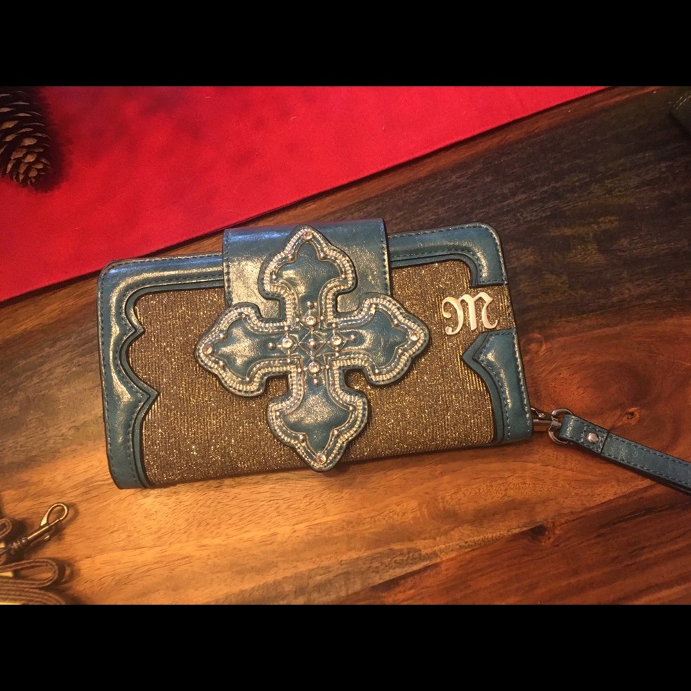 Miss Me Wristlet